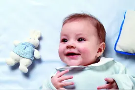 如何帮助宝宝戒奶嘴？看了它你会与我有同感图片