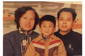 邓超晒儿时旧照，表情和现在一模一样图片