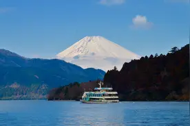 站在东京的街头，你会想到富士山还是羊肉汤？| 豫记图片