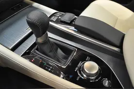 倒档应该怎么挂？学会这些技巧不怕损车图片