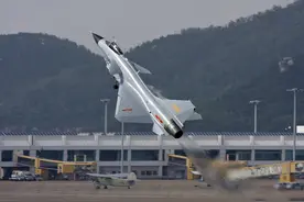 中国歼-10战斗机的未来不太乐观，原因在这里图片