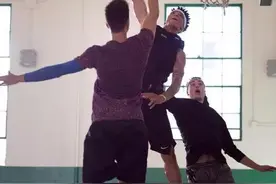 坚持去打篮球  你会发现...图片