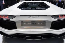 盘点那些骚气十足的汽车尾灯，看到最后一个不免令人感慨。图片