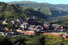 五台山普寿寺“过堂”图片