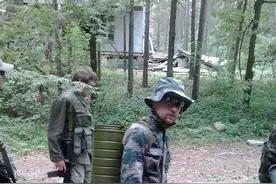 外国的解放军粉丝玩cosplay，来说说他们专业不专业？图片