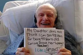 孙女挑战在网上为98岁的爷爷庆生，10天后的成果让爷爷惊呆了图片