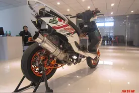 《改装分享》2014CRRC踏板A组赛车180cc劲战摩托车图片