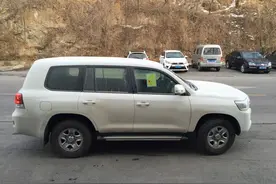 62万提16款兰德酷路泽 市区油耗真的不一般图片