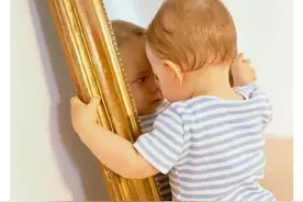 教宝宝说话，从照镜子开始很有效......图片