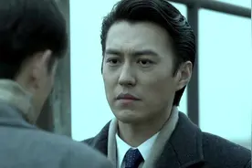 《伪装者》明台明楼相见，知道事情真相，天台道别，兄弟情深图片