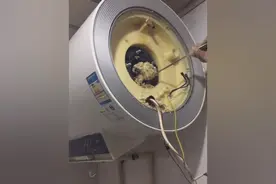 用了两年的电热水器，掏出来这么多水垢，是水质不好吗？视频封面