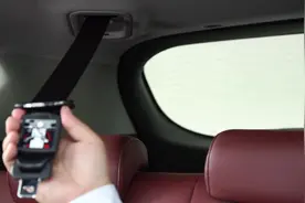 SUV后排中间也配三点式安全带？看视频说明书才能启用的安全带