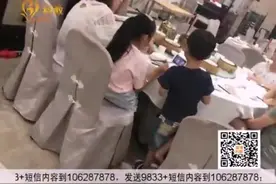 餐厅茶水遭诟病 记者走访探究竟视频封面