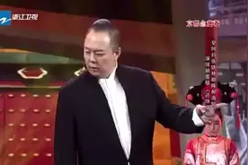 张铁林再度出演还珠格格乾隆皇帝，小燕子长变样了？视频封面