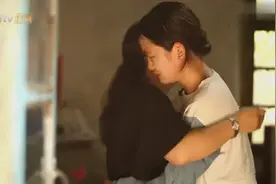 《变形记》：回到金冬家的陈思媛真正变了一个人，做家务，为爷爷拉小提琴，妈妈看到这一幕感动的泪流不止视频封面