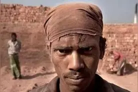 搬砖成高薪职业 去伦敦搬砖年薪50万 揭秘世界十大奇葩高薪职业图片