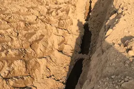 施工现场挖出几十年前防空洞 人防办称手续已批过图片