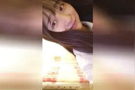 妈：我恋爱了！这女生笑起来好甜