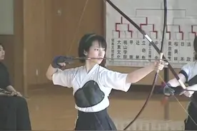 日本女子射箭比赛，看着都动心了视频封面