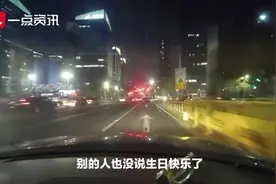 女孩半路被叫回加班崩溃大哭：半个月无休，生日都没过好视频封面