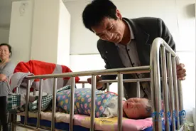 孕妇临产 赤峰好心的哥伸出援手图片