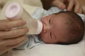 奶瓶怎么消毒杀菌 用一个清洗一个图片