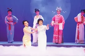 90岁“林妹妹”再出新曲图片