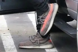 侃爷上脚第三季 Yeezy 350 Boost 全新配色图片