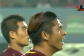 恐怖 赵明剑倒地铲球 一声惨叫 慢动作看应该是红牌动作视频封面