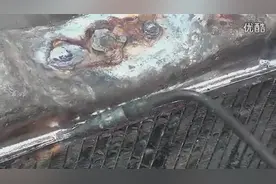 汽车水箱焊接操作的这么牛，感觉老师傅这月入过万毫无压力啊