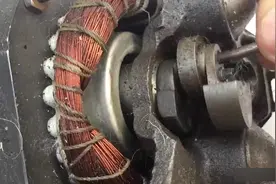 实拍冰箱内部空气压缩机是怎么样的视频封面