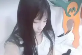 17岁高中女主播拥有逆天大长腿图片