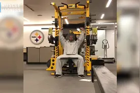 NFL里最强壮的运动员，训练强度比詹姆斯两倍还多视频封面