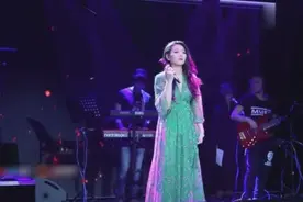 孙露现场一首《怕什么孤单》在孤独的夜里 有了一丝温暖 泪目视频封面