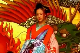 花魁：盛装打扮下的花魁真的好美艳啊，惹得大家都流口水了！视频封面