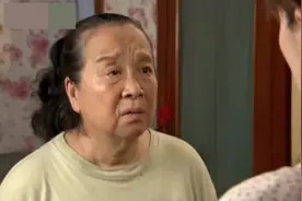 婆婆不敲门就进媳妇的房间，媳妇反击得漂亮视频封面