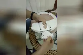 达迪尔扫地机器人 灰尘盒清理视频视频封面