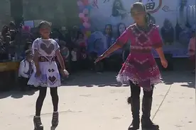 文山市甲马石苗族花山节咪彩的舞蹈视频封面