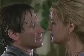 男子和美女聊天，遭遇恐怖触手怪物袭击《逃出魔幻纪》视频封面