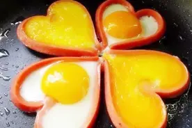 农村小伙学火腿肠爱心煎蛋，一看就会，给你另一半做一份爱的早餐