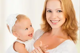 正确抱放宝宝妈妈要学会六种方法，对新生儿的健康生长十分重要