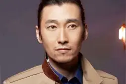 满江重归舞台一首成名曲《舍不得你走》红遍整个歌坛，被众人所识视频封面