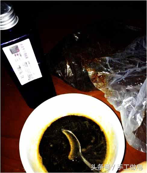 迷迭香红糖纯茶油手工皂步骤分享