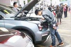 为什么有些人刚买新车就想卖掉？老司机说了实话，原来里面水很深视频封面