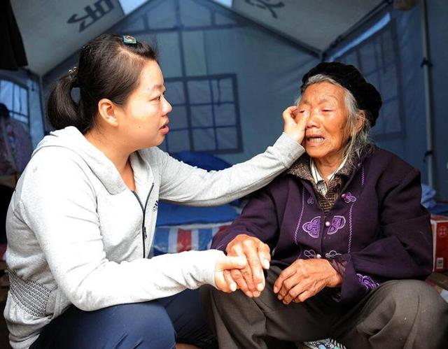 如果你的朋友哪天失去了亲人,请这样安慰她