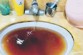 深圳：小区自来水黄如酱油，还有一阵刺鼻的味道视频封面