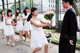 女孩子如果你找不到男朋友可能是你用错了表白方式