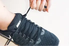 三秒钟搞定鞋带系法，打好这个结后，一辈子都不用系鞋带视频封面