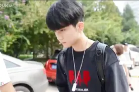 当红小鲜肉开学报到合集 王俊凯宿舍遭曝光