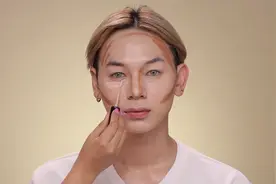 他是男人中的屌丝，化妆成女人后，反而被男人捧成了“女神”！视频封面